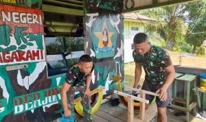 Manfaatkan Limbah Ban Bekas, Satgas Pamtas Yonif Mekanis 643/Wns Buatkan Wahana Permainan Bagi Paud Di Perbatasan.