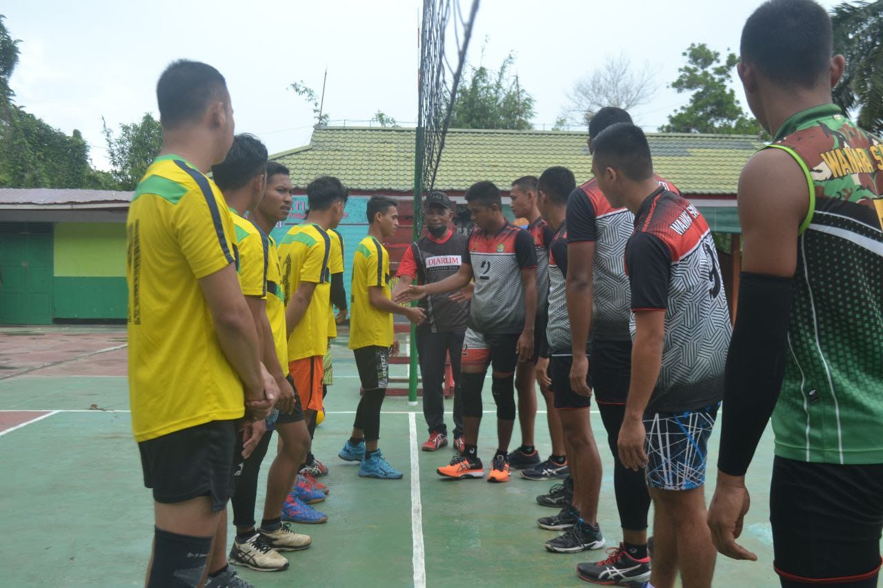 Sambut HUT Satuan, Satgas Pamtas Yonif Mekanis 643/Wns Gelar Turnamen Bola Voli Di Perbatasan.
