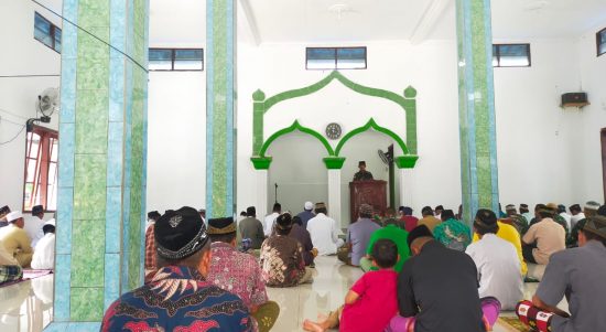 Menjalani Toleransi Kepada Masyarakat Dengan Menjalankan Sholat Jumat Berjamaah