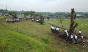 Marinir Bersama Awak Media Tancapkan Beringin-Beringin Raksasa Secara Kolosal