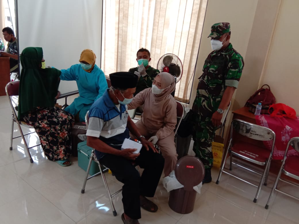 Kodim Sukoharjo kembali Gelar serbuan Vaksinasi Dosis ke 2 untuk Warga Weru