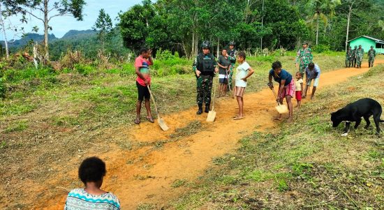 Kitorang Bisa Bersama-Sama Menjaga Kebersihan Lingkungan di Wilayah Perbatasan