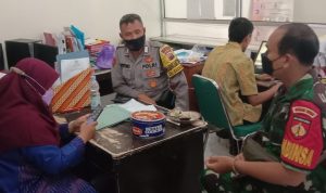 Jalin Silaturahmi, Babinsa Gelar Komsos Bersama Perangkat Desa Gemolong