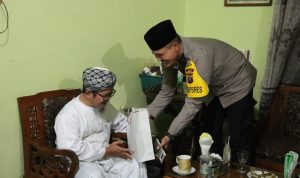 Jalin Silahturahmi Dengan Tokoh Agama, Kapolres Madina Sambangi Kediaman Buya Ibrahim