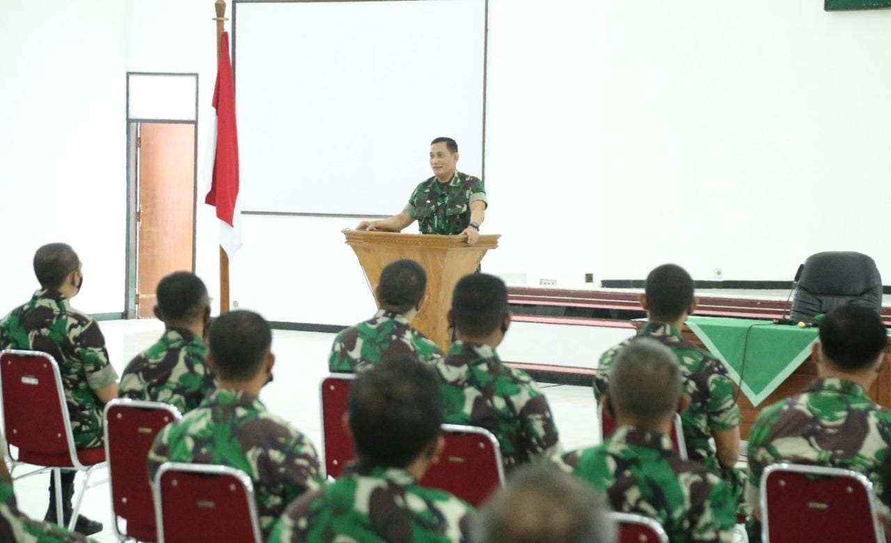 Awali Pelaksanaan Tugas di Tahun Baru, Danrem 071/Wijayakusuma Berikan Jam Komandan