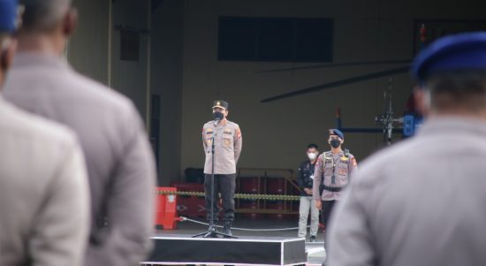 Pimpin Apel Pagi, Kapolda Kalbar Berikan Arahan Kepada Seluruh Personel Polda Kalbar (V24/AL)