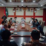 Bupati Ketapang Pimpin Rapat Terkait Permasalahan Antara TKA Dengan Pt.Sultan Rafli Mandiri (SRM) (V24/AL)