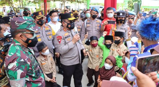 Kapoldasu dan Pangdam 1/BB Kunjungi Serbuan Vaksin Anak Di Kabupaten Batubara (V24/AL)