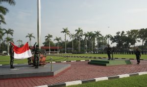 Tetap Prokes, Korem 071/Wijayakusuma Gelar Upacara Bulanan Awal Tahun 2022 (V24/AL)