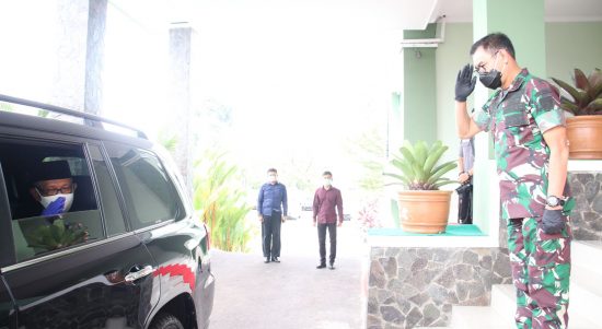 Tingkatkan Kerjasama, Pangdam XII/Tpr Terima Kunjungan Balasan Gubernur Kalbar (V24/AL)