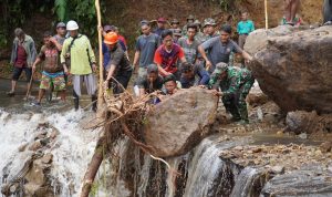 Danrem 071/Wijayakusuma Tinjau Bencana Alam Tanah Longsor di Petungkriyono (V24/AL)