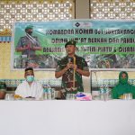 Brigjen TNI Achmad Fauzi Bersama Istri Santuni 300 Santri Pesantren As-Salafiah Al-Karimah Berbagi 3 Ton Beras dan Tali Asih (V24/AL)