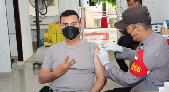 Mutus Mata Rantai, Kapolres Batu Bara Perintah Seluruh Jajaran Polres Batu Bara Untuk Vaksin Ke 3 Hingga 100% (V24/AL)