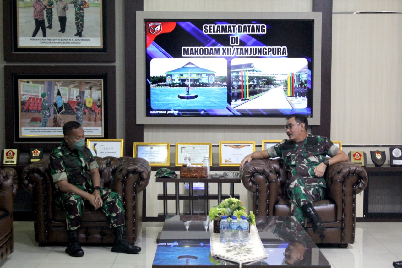 Pangdam XII/Tpr Terima Kunjungan Silaturahmi Irpuskesad (V24/AL)