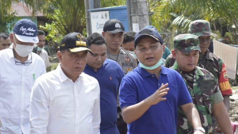 Bupati Tapteng Tagih Janji Gubsu Untuk Pembangunan Tanggul Aek Sirahar Barus (V24/AL)