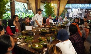 Artis Dan Kru Doa Bersama Untuk Film Alin , Kamis (03/02/22), (V24/AL)