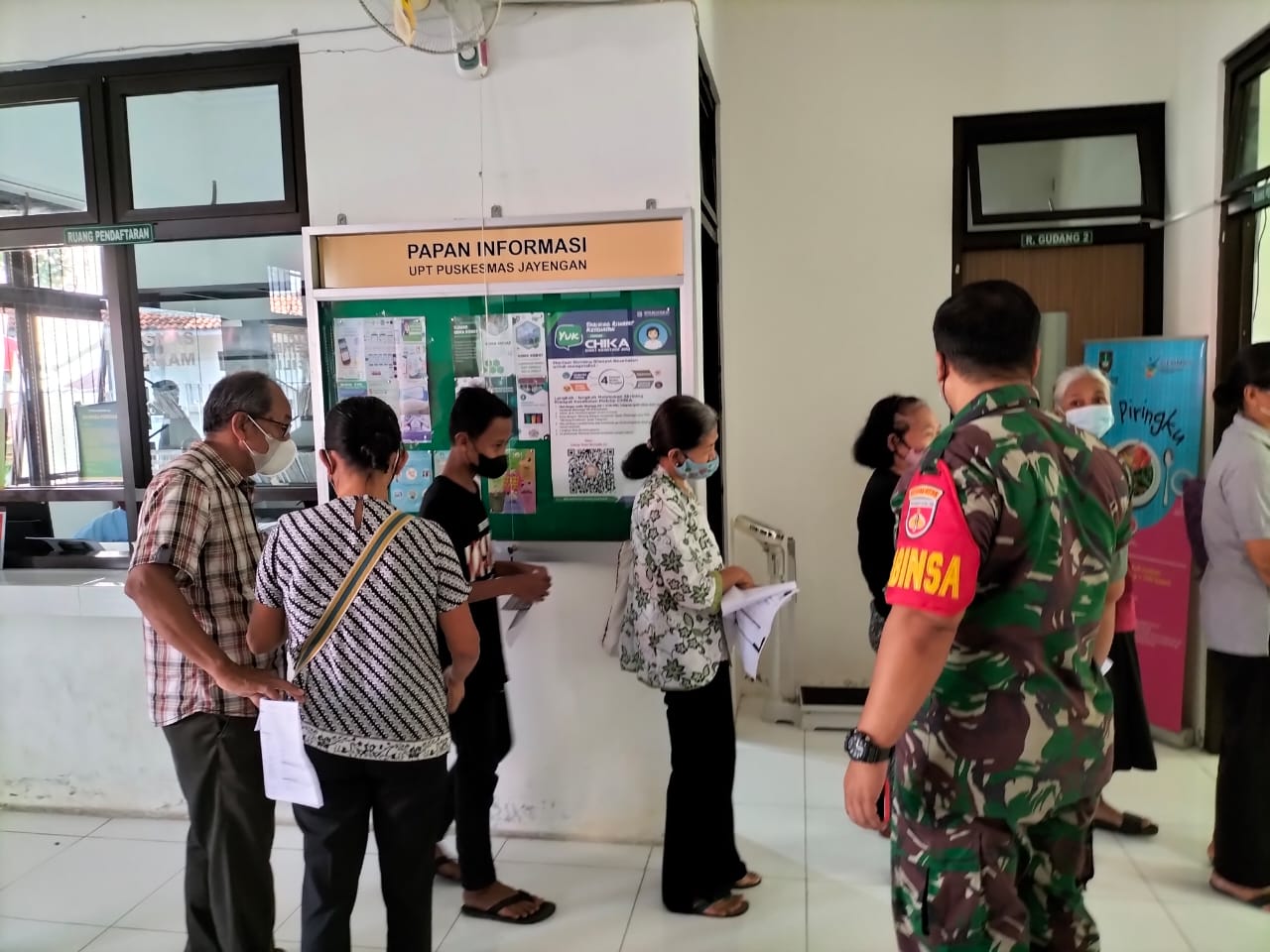 Bukti Nyata Serda Catur Dekat Dengan Warga Binaannya, Sabtu (05/02/2022), (V24/AL)