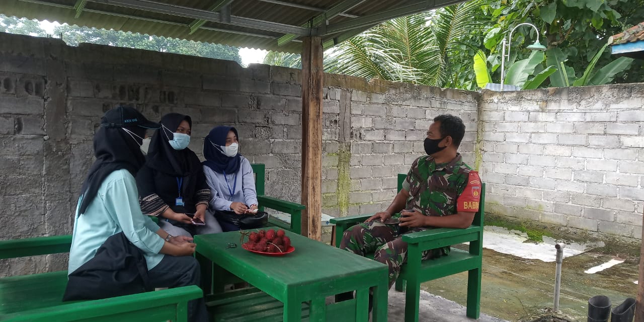 Mahasiswa Gandeng Babinsa Dalam Melaksanakan KKN , Minggu (06/02/2022), (V24/AL)