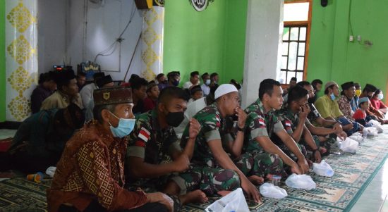Tingkatkan Keimanan, Satgas Yonif 123/Rajawali Bersama Masyarakat Gelar Pengajian, Minggu (06/02/2022), (V24/AL)