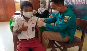 Kodim Sukoharjo gelar Vaksinasi dosis ke 2 untuk anak usia 6 SD 8 Tahun, Senin (07/02/2022), (V24/AL)