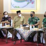 Danrem 071/Wijayakusuma Bersama Forkopimda Banyumas Ikuti Vicon dengan Presiden RI, Senin (07/02/2022), (V24/AL)