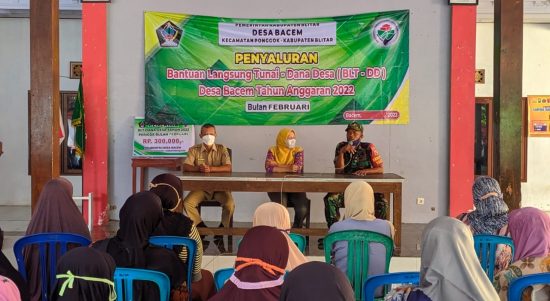 Bantuan ini merupakan bentuk kepedulian Pemerintah dalam membantu perekonomian bagi warga kurang mampu di tengah pandemi Covid 19, Senin (07/02/2022), (V24/AL)