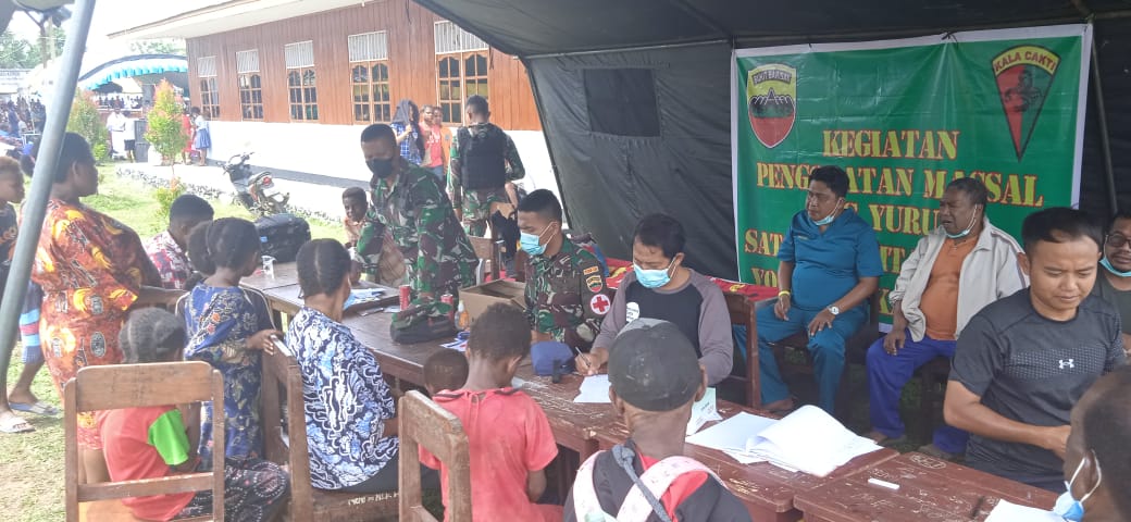 Satgas Pamtas Yonif 126/KC Hadiri Acara Pentahbisan Pastor, Senin (07/02/2022), (V24/AL)