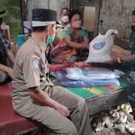 Dandim 0601 Pandeglang Melalui Danramil, Berikan Bantuan Kepada Warga Yang Terkena Bencana , Selasa (08/02/2022), (V24/AL)