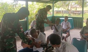 Kreativitas Satgas Yonif 126/KC, Latihkan Musik Kepada Anak-Anak Perbatasan, Rabu (09/02/2022), (V24/AL)