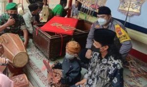 Vaksinasi Unik, Hadirkan Dalang Cilik Untuk Mengurangi Rasa Takut Anak, Kamis (10/02/2022), (V24/AL)