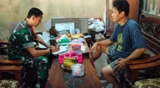 Komsos Interaktif Babinsa Nogosari Berikan Motivasi ke Pelaku UMKM, Sabtu (12/02/2022), (V24/AL)