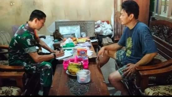 Komsos Interaktif Babinsa Nogosari Berikan Motivasi ke Pelaku UMKM, Sabtu (12/02/2022), (V24/AL)