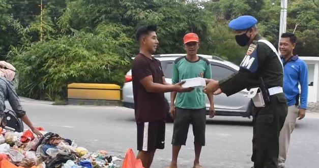 Bingkisan Seyum dari Denpom 1/3 Pekanbaru, Di Jumat Berkah, Sabtu (12/02/2022), (V24/AL)