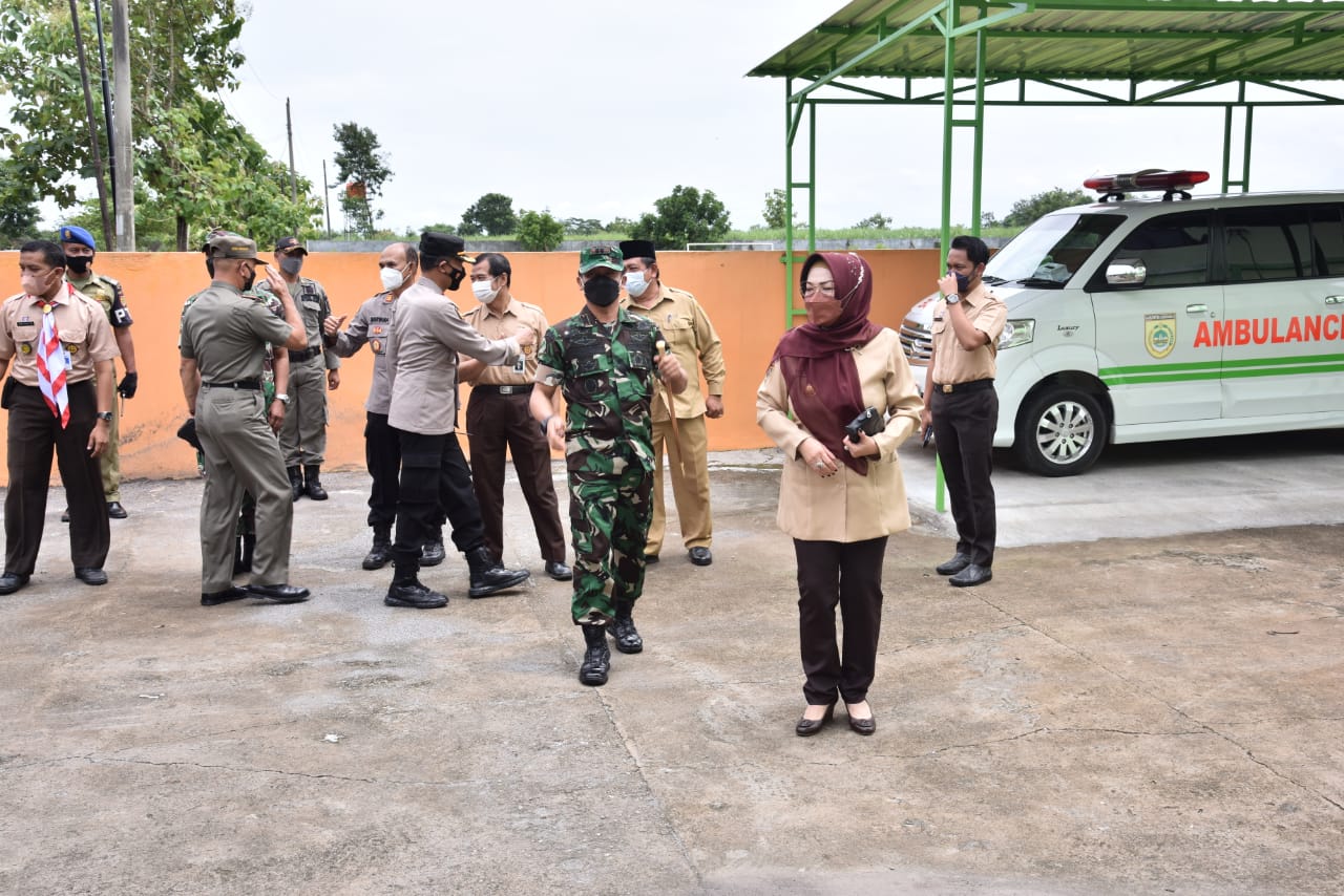 Rombongan tiba pada pukul 10.55 Wib di Puskesmas Rawat Inap Celep Desa Celep Kec. Nguter Kab. Sukoharjo, dilanjutkan melaksanakan pengecekan tempat isolasi di UPTD Puskesmas Nguter., Senin (14/02/2022), (V24/AL)