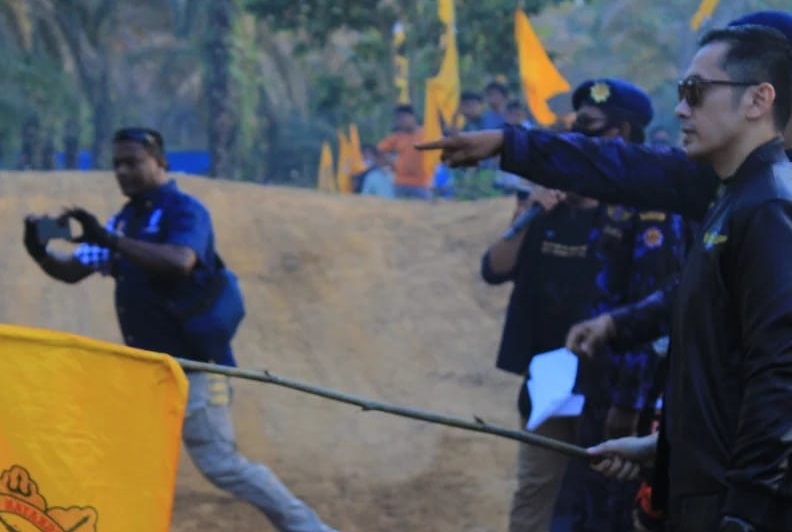 Ketua AMPI Sumut Bersama Bupati Labuhan Batu Hadiri Penutupan Motorcross & Grasstrack AMPI Cimanen 45, Minggu (13/02/2022), (V24/AL)