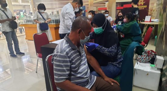 Akselerasi Vaksinasi Massal, Polsek Medan Timur Gelar Vaksinasi Lanjutan Tahap III Booster,Target 130 Orang, Jumat (18/02/2022), (V24/AL)