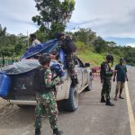 Menjaga Stabilitas Keamanan, Satgas Yonif 126/KC Gelar Sweeping di Perbatasan, Sabtu (19/02/2022), (V24/AL)