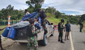 Menjaga Stabilitas Keamanan, Satgas Yonif 126/KC Gelar Sweeping di Perbatasan, Sabtu (19/02/2022), (V24/AL)
