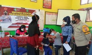 Gerai Vaksin Presisi Untuk Masyarakat Oleh Jajaran Polres Kukar, Sabtu (19/02/2022), (V24/AL)