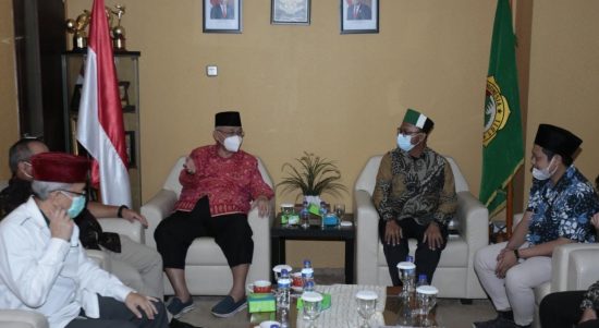 LDMI HMI Silaturahim ke DPP LDII, Chriswanto Santoso Ajak Mahasiswa Ikut Memberikan Gagasan Solutif, Jumat (18/02/22), (V24/AL)