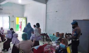 Polsek Medan Timur Lakukan Vaksinasi Tahap II Kepada 112 Anak, Senin (21/02/2022), (V24/AL)