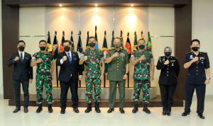 Pererat Silaturahmi, Pangdam XII/Tpr Terima Kunjungan Kehormatan Konsul Malaysia, Selasa (22/02/2022), (V24/AL)