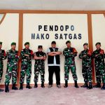 Ringankan Beban Duka Warga Anggota Satgas Yonif 144/JY Bantu Pemakaman di Perbatasan, Rabu (23/02/2022), (V24/AL)