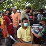 Pedagang Pasar Hewan Nglangon Sragen Antusias Ikuti Vaksin Kodim Sragen, Jumat (25/02/2022), (V24/Amir)