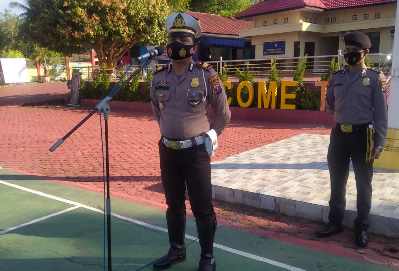 AKP Syamsul Arifin Batubara, S.E, M.Si "Anggota Polri Harus Menjadi Contoh Dan Tauladan Dalam Tertib Berlalu Lintas", Sabtu (26/02/22), (V24/AL)