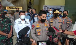 Wakapolda Banten Didampingi Kapolresta Tangerang Cek Pelaksanaan Vaksinasi di Citra Raya, Jumat (25/02/2022), (V24/AL)