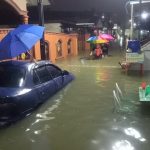 Banjir Akibat Hujan di Kota Medan, Puluhan Warga Jalan Bajak III Mengungsi ke Mesjid Baiturrahman, Minggu (27/02/2022), (V24/Jacky)
