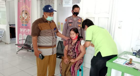 Eitsss.... Jangan Kebakaran Janggut Dulu, Puskesmas Kembang Janggut Sediakan Vaksin COVID-19, Kamis (03/03/22), (V24/AL)