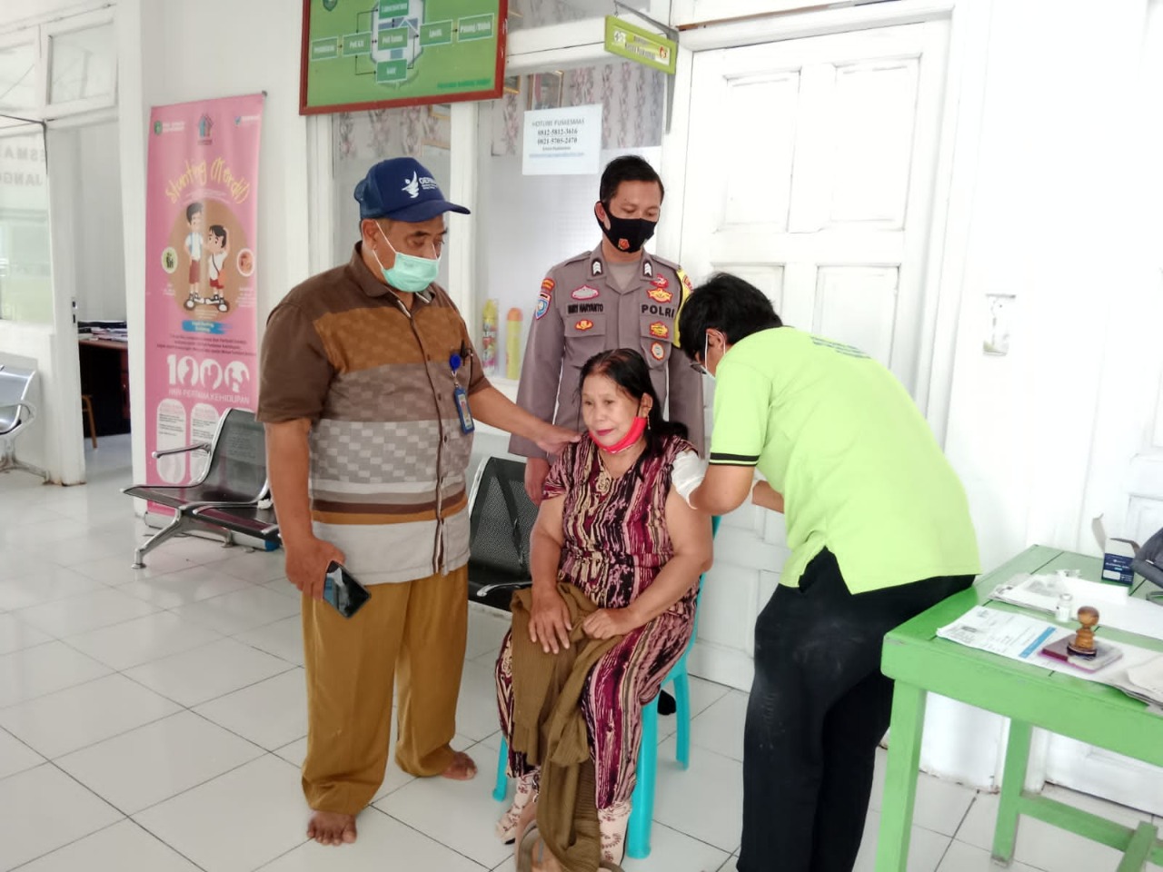 Eitsss.... Jangan Kebakaran Janggut Dulu, Puskesmas Kembang Janggut Sediakan Vaksin COVID-19, Kamis (03/03/22), (V24/AL)