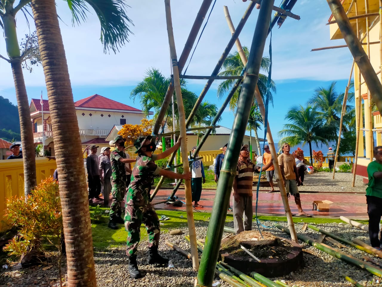 Bukti Toleransi Beragama, Warga Muslim dan Non Muslim Bekerjasama Dalam Membangun Masjid di Negeri Wakasihu, Kamis (03/03/22), (V24/AL)